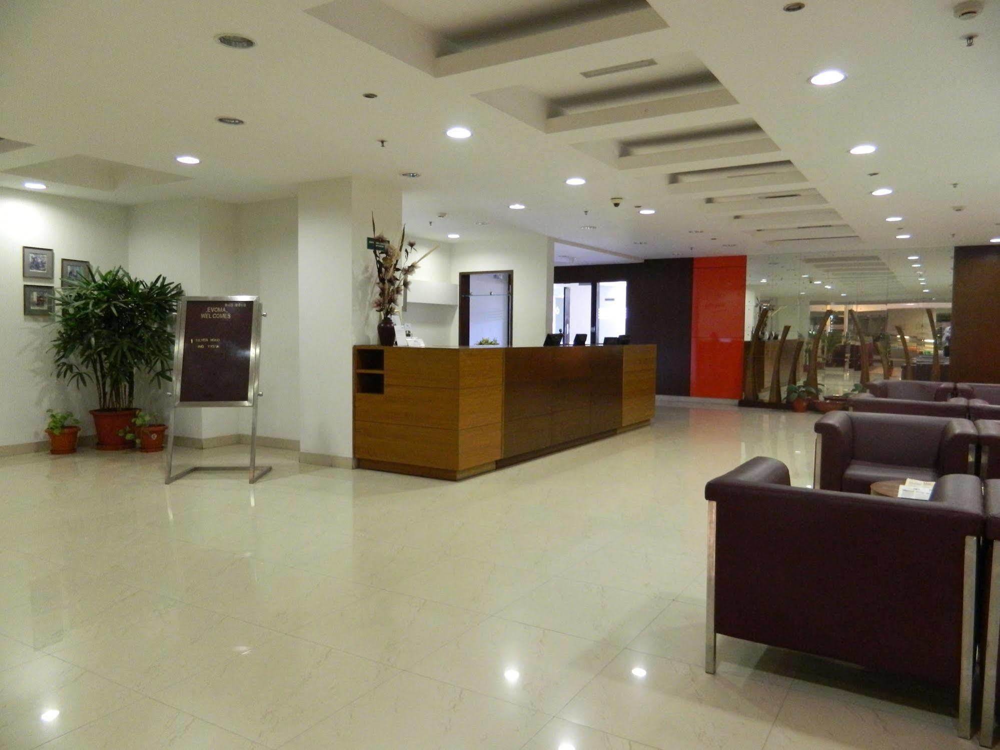 Evoma Hotel Bangalore Buitenkant foto