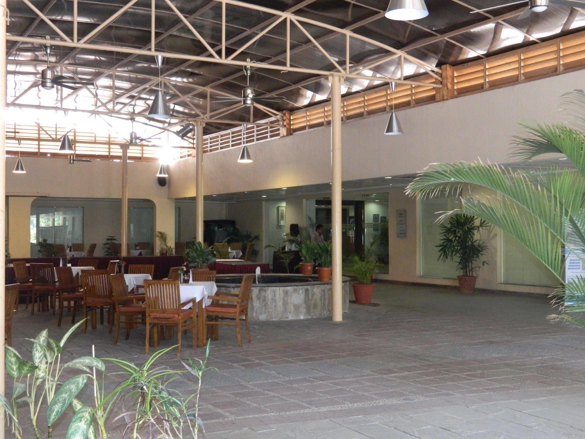 Evoma Hotel Bangalore Buitenkant foto